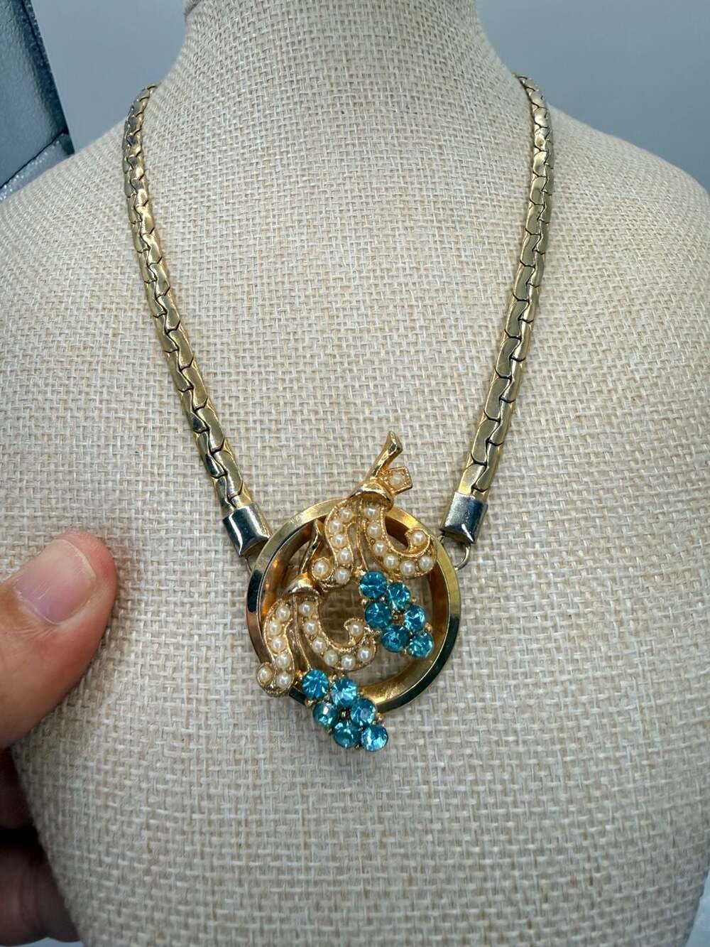 Vintage Gold Tone Blue Rhinestone Pearl Pendant Necklace